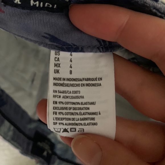 cute floral AE shorts - Picture 4 of 6